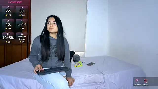 Gabby and Alice online show from October 2025 09:12:02 PM