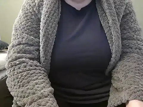 Snapshot of MarthaBriest chatting on January 2025 08:18:02 AM MarthaBriest online show from January 2025 08:18:02 AM