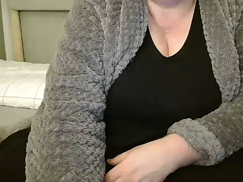 Snapshot of MarthaBriest chatting on February 2025 07:29:01 AM MarthaBriest online show from February 2025 07:29:01 AM