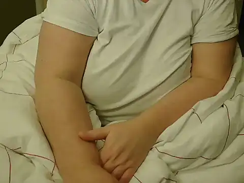 Snapshot of MarthaBriest chatting on February 2025 06:01:02 AM MarthaBriest online show from February 2025 06:01:02 AM