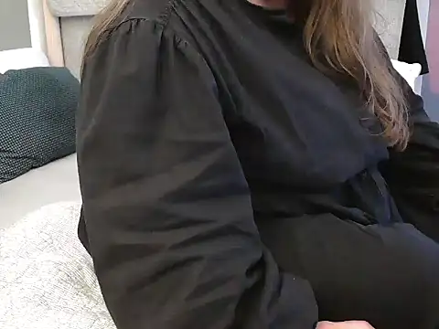 Snapshot of MarthaBriest chatting on February 2025 10:09:02 AM MarthaBriest online show from February 2025 10:09:02 AM