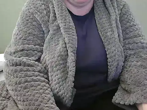 Snapshot of MarthaBriest chatting on February 2025 12:11:01 PM MarthaBriest online show from February 2025 12:11:01 PM