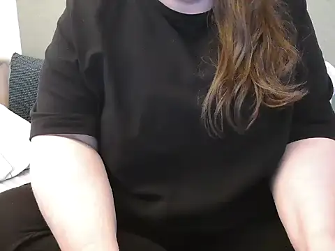 Snapshot of MarthaBriest chatting on February 2025 09:17:02 AM MarthaBriest online show from February 2025 09:17:02 AM