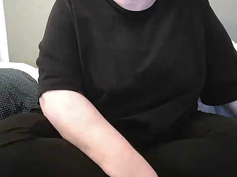 Snapshot of MarthaBriest chatting on February 2025 02:34:01 PM MarthaBriest online show from February 2025 02:34:01 PM