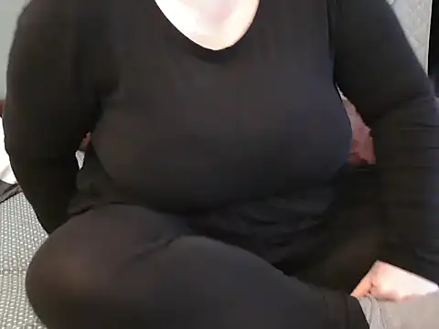 Snapshot of MarthaBriest chatting on March 2025 06:37:01 AM MarthaBriest online show from March 2025 06:37:01 AM