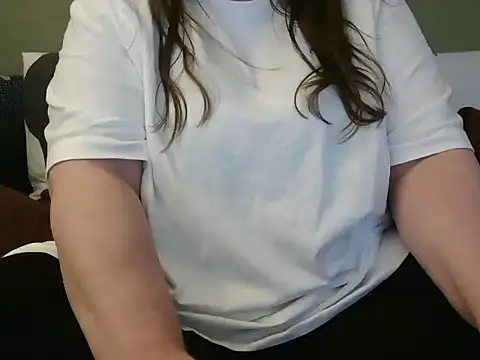 Snapshot of MarthaBriest chatting on March 2025 12:23:02 PM MarthaBriest online show from March 2025 12:23:02 PM