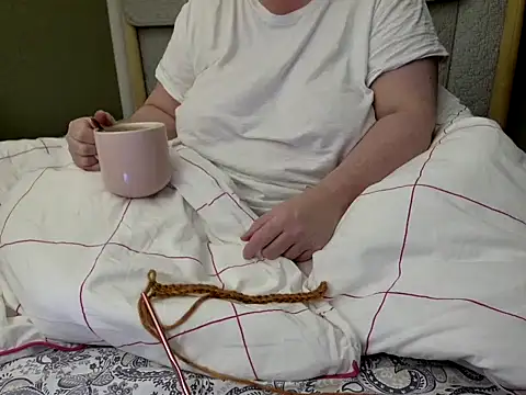 Snapshot of MarthaBriest chatting on October 2025 02:23:02 AM MarthaBriest online show from October 2025 02:23:02 AM