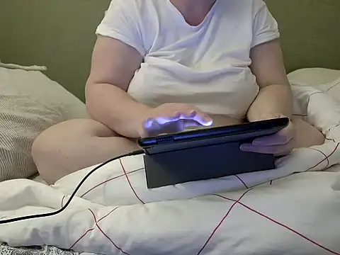 Snapshot of MarthaBriest chatting on October 2025 02:37:02 AM MarthaBriest online show from October 2025 02:37:02 AM