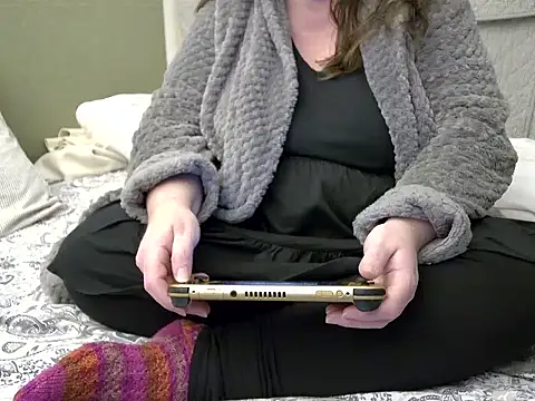 Snapshot of MarthaBriest chatting on October 2025 04:27:01 AM MarthaBriest online show from October 2025 04:27:01 AM