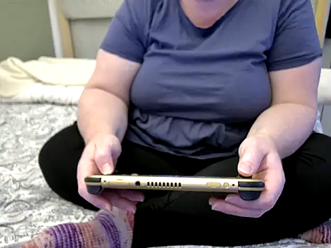 Snapshot of MarthaBriest chatting on October 2025 06:59:01 AM MarthaBriest online show from October 2025 06:59:01 AM