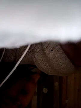 Snapshot of YuliannaFox chatting on February 2025 06:44:02 PM YuliannaFox online show from February 2025 06:44:02 PM