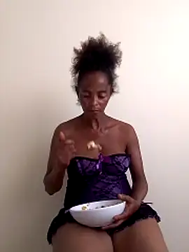 Snapshot of sweets_80 chatting on October 2025 12:17:01 PM sweets 80 online show from October 2025 12:17:01 PM