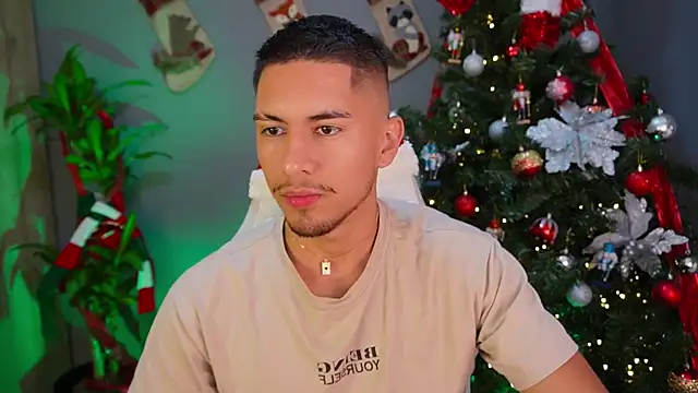 Aaronfox x online show from December 2024 11:24:02 PM