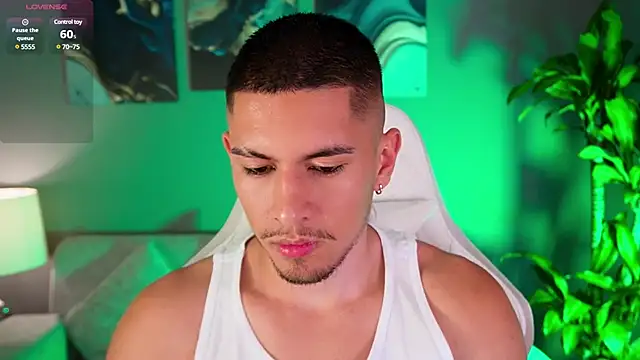 Aaronfox x online show from January 2025 02:48:01 AM