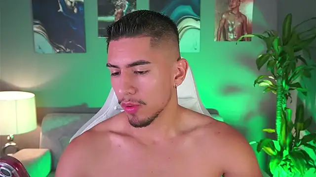 Aaronfox x online show from January 2025 12:22:02 AM