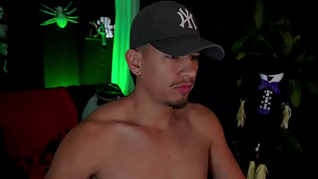 Aaronfox x online show from October 2025 09:32:02 AM