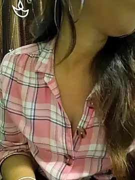 Snapshot of MIss-Naina chatting on December 2024 06:50:02 AM MIss-Naina online show from December 2024 06:50:02 AM