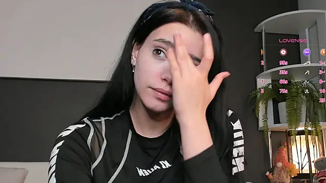 Snapshot of WildaBendell chatting on January 2025 12:49:01 PM WildaBendell online show from January 2025 12:49:01 PM