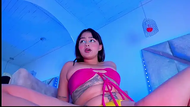 KimVelezz online show from January 2025 07:10:02 PM