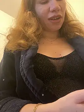 Snapshot of EvaRush chatting on December 2024 09:10:01 AM EvaRush online show from December 2024 09:10:01 AM