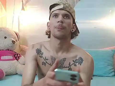 Snapshot of tylor_boy chatting on November 2025 05:58:02 PM tylor boy online show from November 2025 05:58:02 PM