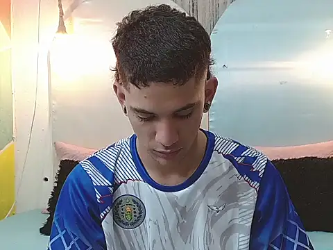 Snapshot of tylor_boy chatting on December 2025 07:56:02 PM tylor boy online show from December 2025 07:56:02 PM