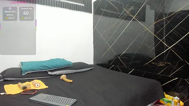 Analiasmith89 online show from October 2025 02:33:01 AM