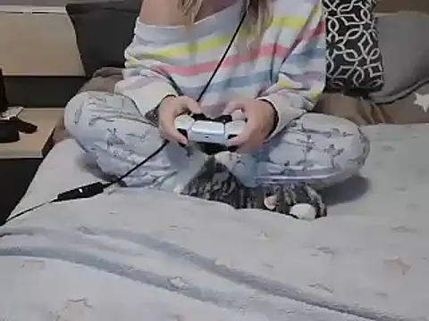 Snapshot of LaRa_forU chatting on January 2025 05:08:01 PM LaRa forU online show from January 2025 05:08:01 PM