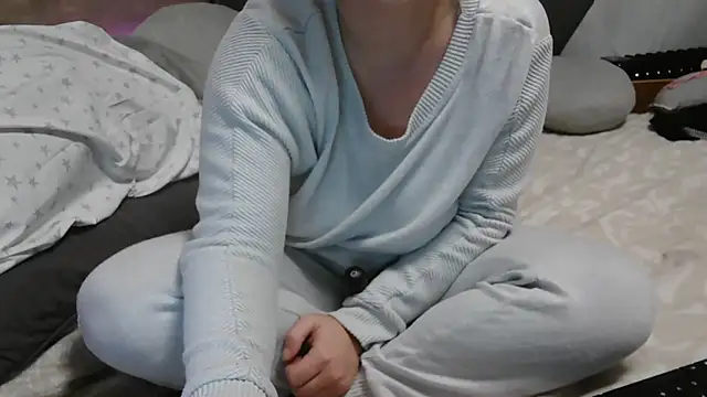 Snapshot of LaRa_forU chatting on February 2025 10:54:01 PM LaRa forU online show from February 2025 10:54:01 PM