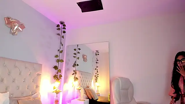 Isabella Flowers online show from January 2025 01:55:01 AM