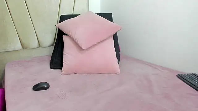 Snapshot of Dalia_20 chatting on February 2025 02:53:01 AM Dalia 20 online show from February 2025 02:53:01 AM