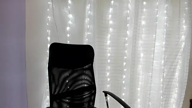 Snapshot of ConstansBlonde chatting on October 2025 08:19:02 PM ConstansBlonde online show from October 2025 08:19:02 PM