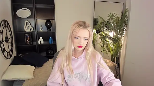 Snapshot of EmilyAir chatting on October 2025 09:58:02 PM EmilyAir online show from October 2025 09:58:02 PM