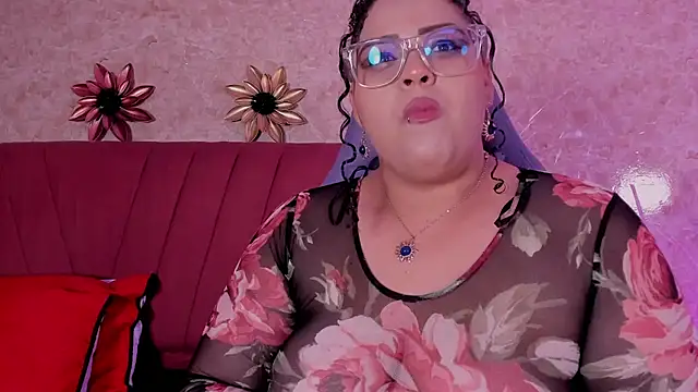 juli 2tyes online show from October 2025 04:20:01 AM