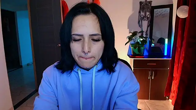 Snapshot of TinnaDawsom chatting on October 2025 11:40:01 PM TinnaDawsom online show from October 2025 11:40:01 PM