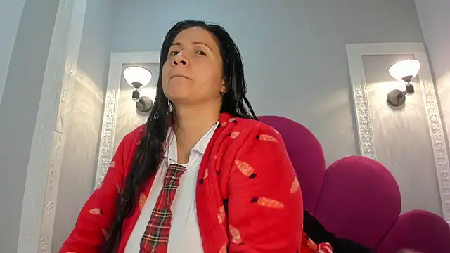 Snapshot of Ambber_moon chatting on October 2025 04:32:01 AM Ambber moon online show from October 2025 04:32:01 AM