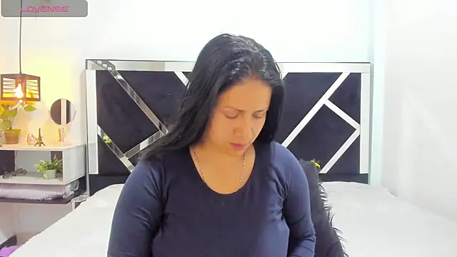 Snapshot of Ambber_moon chatting on October 2025 10:18:01 PM Ambber moon online show from October 2025 10:18:01 PM