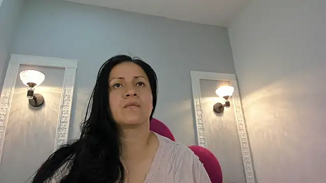 Snapshot of Ambber_moon chatting on October 2025 04:36:01 AM Ambber moon online show from October 2025 04:36:01 AM