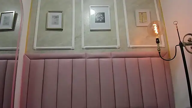 Snapshot of Ambber_moon chatting on November 2025 09:47:01 PM Ambber moon online show from November 2025 09:47:01 PM