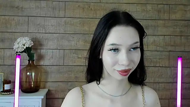 MaliaLandre online show from March 2025 03:25:01 PM