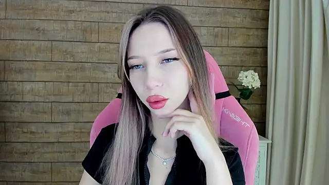 MaliaLandre online show from September 2025 04:18:02 PM