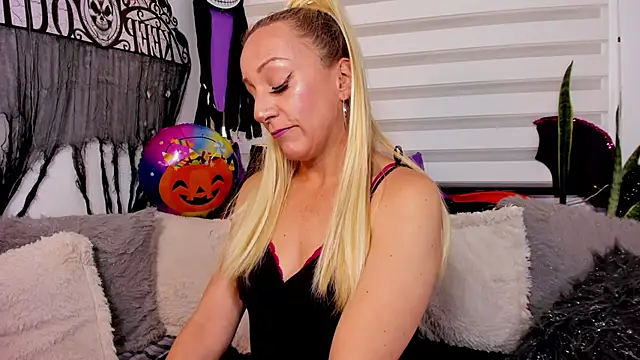 Snapshot of Sammykatt chatting on October 2025 03:58:01 PM Sammykatt online show from October 2025 03:58:01 PM