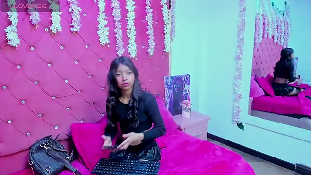 SamaraPrice69 online show from January 2025 06:35:01 PM