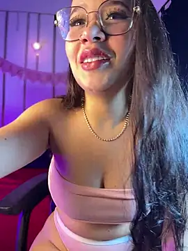 LylaLee111 online show from December 2024 01:14:01 PM