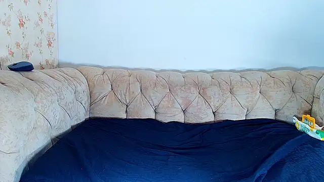 kira mz online show from September 2025 12:08:02 PM