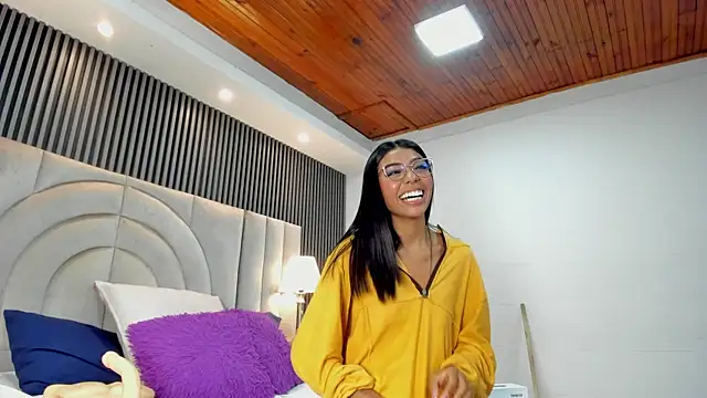 Any Petitte online show from January 2025 01:49:01 AM