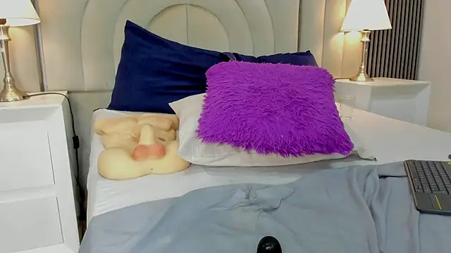 Any Petitte online show from January 2025 01:34:02 AM