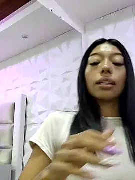 Any Petitte online show from February 2025 10:47:02 AM