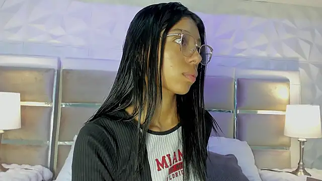 Any Petitte online show from March 2025 11:48:01 AM