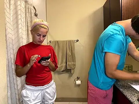 Snapshot of girlfriendmissy chatting on October 2025 05:22:02 PM girlfriendmissy online show from October 2025 05:22:02 PM